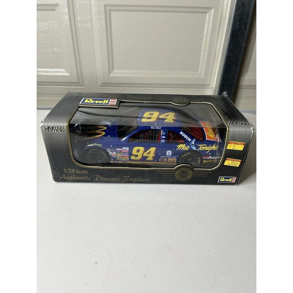Nascar Bill Elliott #94 McDonald's Mac Tonight 1:24 Scale Die-cast Model 1997